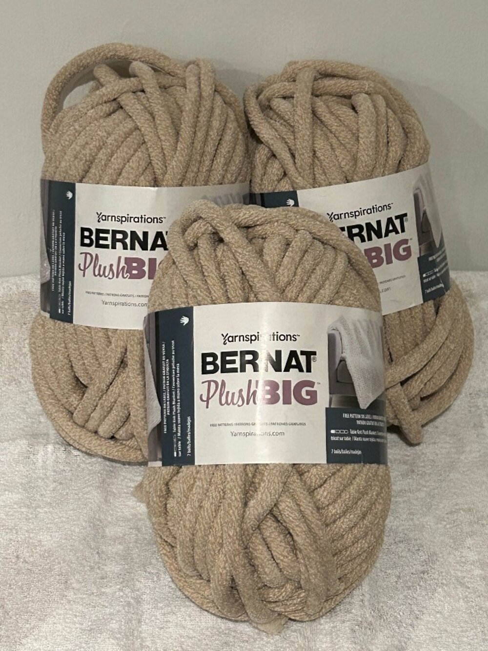 NEW Lot of 3 Bernat Plush Big Jumbo Yarn in Sandstone Beige Tan , 3 Skeins